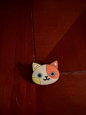 CROCS Multicolor Cat Jibbitz Charm — White, Orange, Yellow, Blue